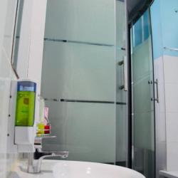 Кровать в общем  номере   с 4-двухъярусными кроватями 16м²