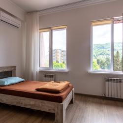 Фото Апартаменты на улице Платановая