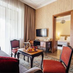 2-комнатный номер делюкс с балконом категории В (главный корпус)