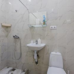Номер комфорт полулюкс с 1 двуспальной кроватью