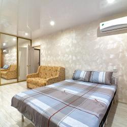 Фото Апартаменты на проспекте Чайковского 25