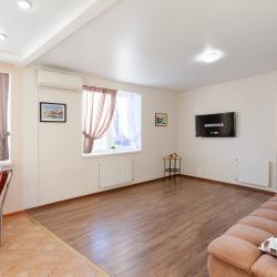 Фото Апартаменты на 5ой просеке 110в