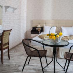 Номер стандарт с 2 односпальными кроватями (вид на бассейн)