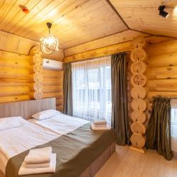 Номер студия улучшенный с 1 двуспальной кроватью (мансарда)