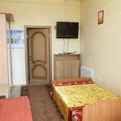 Номер стандарт эконом с 1 двуспальной кроватью