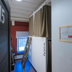 Кровать в 5-местном общем женском номере