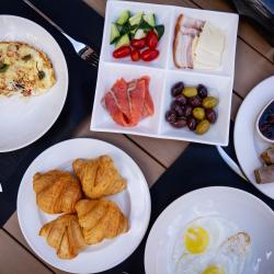 Фото Отель Хвоя в горах