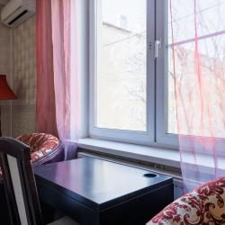 Фото Апартаменты на улице Моисеенко 5
