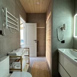 Фото Отель BarnHouse Village (БарнХаус Виллэдж)