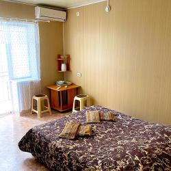 Комната стандарт с 1 односпальной и 1 двуспальной кроватью