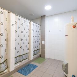 Кровать в 6-местном общем мужском номере (удобства на этаже)