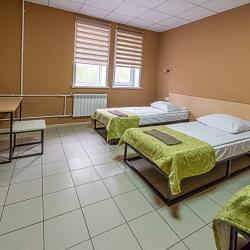 Кровать в 8-местном общем номере (с завтраком)