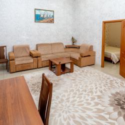 2-комнатный номер люкс улучшенный с 1 двуспальной кроватью