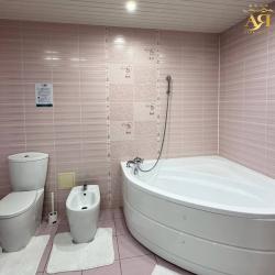 Номер люкс с видом на озеро (Alira Palace)