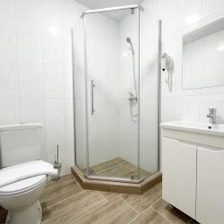 Комната стандарт с 1 односпальной и 1 двуспальной кроватью