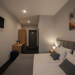 Номер стандарт с 1 двуспальной кроватью