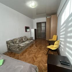 Фото Отель Меблированная комната Family House (Фэмили Хаус) на Красной
