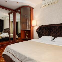 2-местный номер улучшенный с 1 двуспальной кроватью