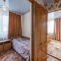 Комната комфорт с 2 односпальными и 1 двуспальной кроватью