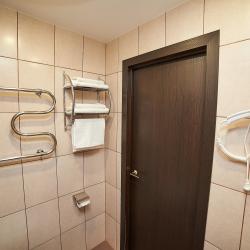 Номер стандарт бизнес с 1 двуспальной кроватью #06 (с завтраком)