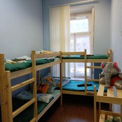 Кровать в 8-местном общем номере (общие удобства)
