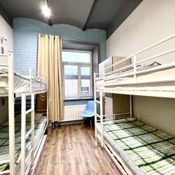 Кровать в 4-местном общем мужском номере
