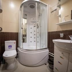Номер стандарт с 1 двуспальной кроватью