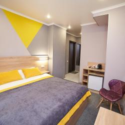 Номер стандарт бизнес с 1 двуспальной кроватью #06 (с завтраком)