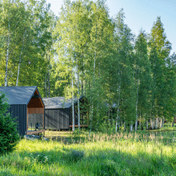 Коттеджи у озера  с 2-мя спальнями (100 кв.м.)