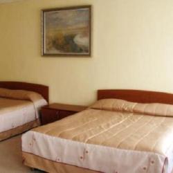 Номер люкс с 2 двуспальными кроватями