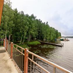 2-комнатный номер стандарт на дебаркадере с 2-мя отдельными кроватями
