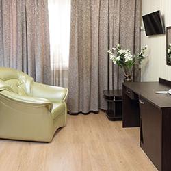 Номер полулюкс с 1 двуспальной кроватью