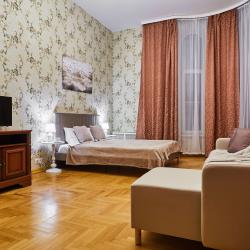 Фото Отель FlatStay Невский 170 | Трешка в центре с эркером и высокими потолками