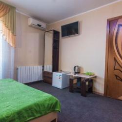 4-местный номер комфорт улучшенный с 1 двуспальной кроватью