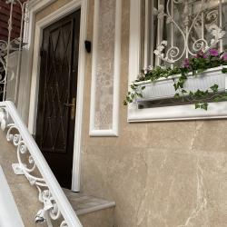 3-местные 1-комнатные апартаменты студия с 1 односпальной и 1 двуспальной кроватью
