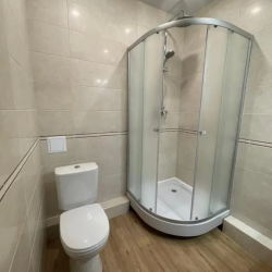 2-комнатный номер комфорт с 2 односпальными и 1 двуспальной кроватью