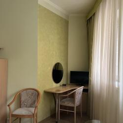 2-местный номер эконом стандарт с 1 двуспальной кроватью