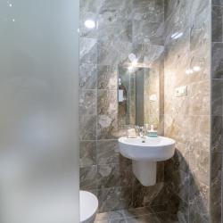 Номер стандарт семейный с 1 двуспальной кроватью
