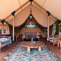 Шатёр комфорт Safari Tent with breathtaking mountain views (общие удобства на территории)