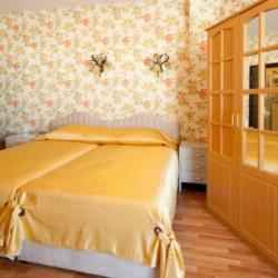 Номер стандарт эконом с 2 односпальными кроватями (с завтраком)