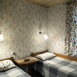 Комната эконом с 2 односпальными кроватями и дополнительным местом