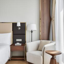 Номер люкс с 1 двуспальной кроватью