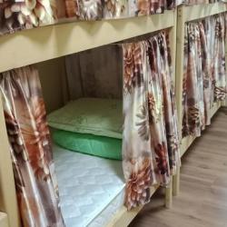 Кровать в 4-местном общем женском номере