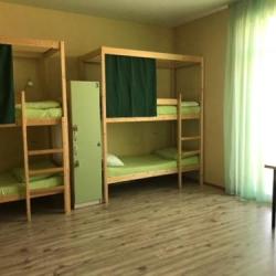 Кровать в 8-местном общем женском номере (общие удобства)
