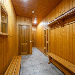 Большой коттедж с сауной