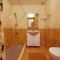 Номер стандарт улучшенный с 1 двуспальной кроватью