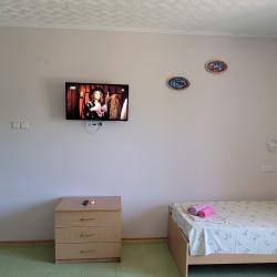 Комната комфорт с 1 односпальной и 1 двуспальной кроватью