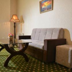 Номер полулюкс с 1 двуспальной кроватью