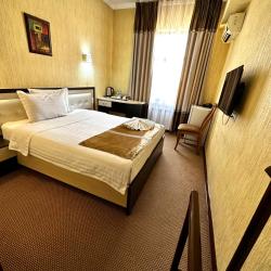 Номер стандарт с 1 двуспальной кроватью