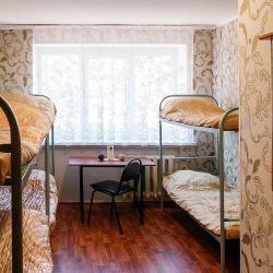 Кровать в 6-местном общем номере